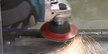 2-Step Paint Prep using a 3M™ Cubitron™ II Fibre Disc and a Scotch-Brite™ LGB Disc
